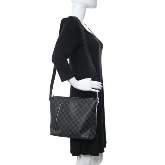 Authentic LOUIS VUITTON Damier Graphite Mick PM Shoulder Bag Black/Grey - Picture 3 of 14